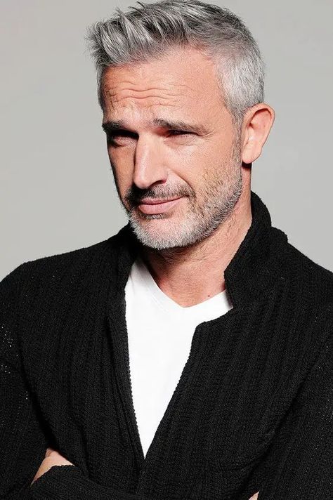 Best spring 2024 hairstyles for mature men 15 ideas Men Haircut Grey Hair, Middle Age Men Hairstyles, Older Man Style, Over 50 Mens Hairstyles, Middle Aged Men Hairstyles, Men’s Short Hair, Mens Grey Hairstyles, Vacation Hairstyle, Clipper Haircut