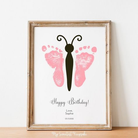 Memorable Moments: Baby Footprint Crafts Happy Birthday Grandma, Footprint Craft, Baby Art Projects, Footprint Crafts, Baby Footprint, Baby Handprint, Budget Crafts, Diy Bebe, Birthday Keepsakes