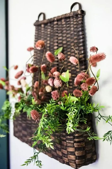 wall basket with flowers Wall Basket With Flowers, Early Fall Decorating, Rattan Pumpkins, Basket With Flowers, Endless Summer Hydrangea, Cinnamon Color, Fall Decorating Ideas, Dried Hydrangeas, Green Pumpkin