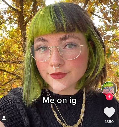 Bob With Bangs Color Ideas, Semi Dyed Hair, Short Hair With Money Piece Bangs, Cool Dyed Hair Ideas Short With Bangs, Half Colored Bangs, Color Block Bob, Green And Brown Split Dye, Dyed Bob Hair, Dyed Bangs Short Hair