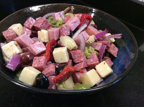 This Keto Antipasto Salad is a great appetizer to bring to any pot luck!  It is clean keto, but everyone will love it! Antipasta Salads, Keto Antipasto Salad, Keto Antipasto, Protein Sparing Modified Fast, Salad Keto, Holiday Ice Cream, Clean Keto, Antipasto Salad, Stuffed Jalapenos With Bacon