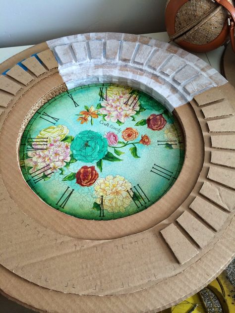 diy large clock Cardboard Clock, Cardboard Decor, Floral Clock, Cardboard Frame, Cardboard Art, Diy Cardboard Furniture, Diy Clock, Cardboard Furniture, Diy Cardboard