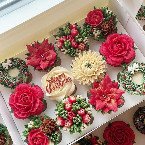 Winter Torte, Christmas Cupcakes Recipes, Christmas Cupcakes Decoration, Christmas Themed Cake, Decorating Cupcakes, Cupcake Decorating Tips, Christmas Cake Designs, Santa's Nice List, Christmas Cupcake