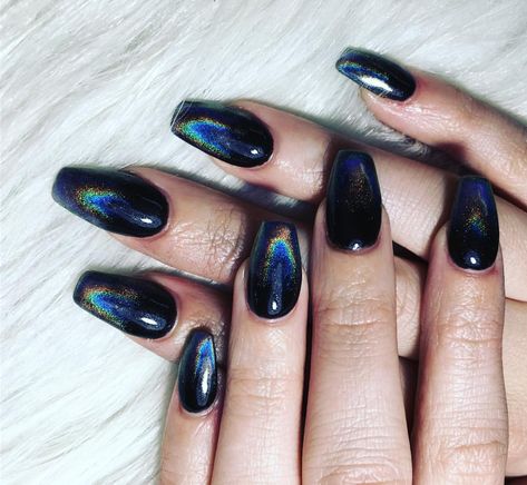 Black gel polish with holographic chrome ombré ❤️❤️❤️💅🏽💅🏽💅🏽 #blacknailtech #black #holographicnails #blackchrome #chrome #chromenails… Black Gel Polish, Black Chrome Nails, Ombre Chrome Nails, Nails Grunge, Natural Nail Art, Chrome Nails Designs, Grunge Nails, Holographic Nail Polish, Dark Nails