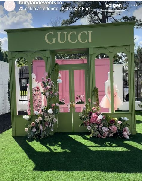 Pelamin Idea, Birthday Entrance, Gucci Flower, Winter Shoot, Gucci Garden, Brunch Decor, Green Windows, Rosé Birthday, Birthday Party Theme Decorations