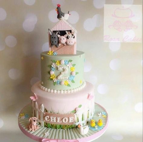 Zoo Birthday Cake, Animal Baking, Girls Farm Birthday, Farm Birthday Cakes, Farm Animal Cakes, Animal Birthday Cakes, Farm Theme Birthday, Farm Animals Birthday Party, Farm Themed Birthday Party