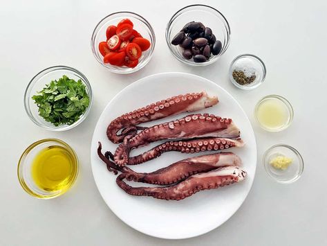 Octopus Salad - Healthy Recipes Blog Types Of Olives, Octopus Salad, Salad Healthy, Cold Salad, Summer Appetizer, Healthy Food Blogs, Kalamata Olives, Easy Salads, Grilled Meat