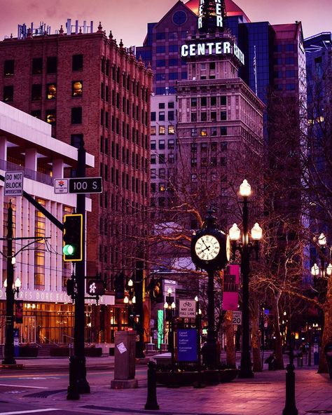 Lydia on Instagram: “Empty streets of Salt Lake City... #saltlakecity #slc #utah #utahgram #slcutah #downtownslc #beutahful #utahisrad #slcvisuals #slcutah…” Salt Lake City Aesthetic, Salt Lake City Utah Aesthetic, Slc Utah, All I Ever Wanted, Salt Lake City Utah, American Cities, City State, City Aesthetic, Lake City