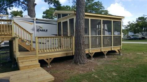 Porch on a camper by leisure time decking greensboro nc Rv Patio Ideas, Porch For Camper, Beautiful Porches, Rv Deck, Rv Shelter, Trailer Deck, Rv Patio, Rv Carports, Travel Trailer Living