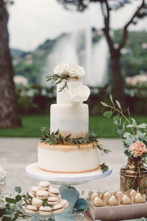 Dessert Table Cream Gold Blue Wedding Cake Large Handmade Roses Green Leaves Sweet Treats Flowers Greenery Water Fountain Trees Breathtaking Lake Como Wedding Ideas http://lillyred.it/ Wedding Cakes Table, Cakes Table, Wedding Cake Greenery, Wedding Cake Tree, Rose Gold Wedding Cakes, Cake Dessert Table, Wedding Cake Roses, Blue Desserts, Wedding Cakes Blue