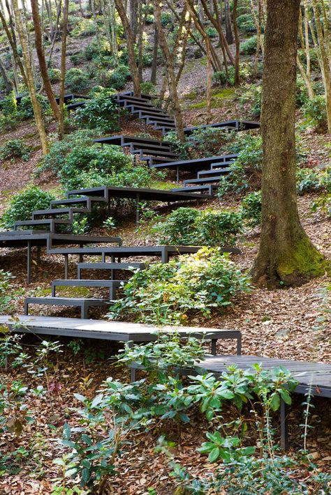 Paolo Pejrone, Landscape Stairs, Taman Air, Garden Stairs, Hillside Landscaping, Italian Landscape, Garden Steps, Outdoor Stairs, Garden Designer