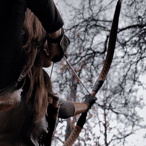 Female Hunter Aesthetic, Hunter Aesthetic, Archery Aesthetic, Elf Rogue, Female Hunter, A Court Of Wings And Ruin, Royalty Aesthetic, A Court Of Mist And Fury, Look At The Stars