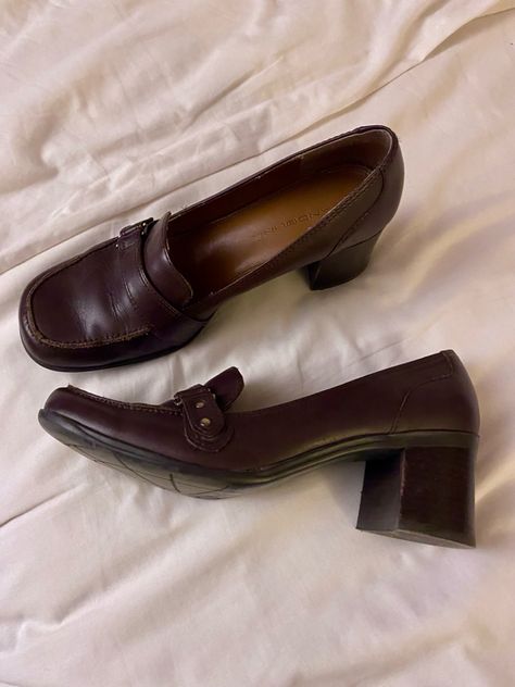 Thrifted loafer heels ☺️ Brown Loafer Heels Outfit, Brown Heeled Loafers Outfit, Thrifted Loafers, Heeled Loafers Outfit, Thrifted Shoes, Loafer Heels, Loafers With Socks, Vintage Loafers, Fall Heels