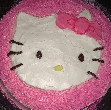 Birth Cakes, Ugly Cakes, Kawaii Dessert, Kitty Cake, Hello Kitty Cake, Cat Cake, Little Cakes, Hello Kitty My Melody, Birthday Cake Decorating