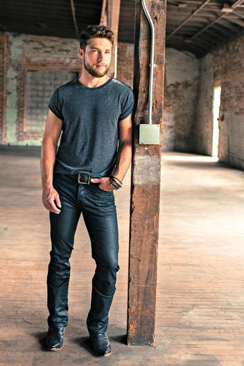 Country Hottie Chris Lane. Well... yummy <3 Mens Country Outfits, Concert Outfit Men, Punk Concert, Chris Lane, Country Concert Outfits, Mens Fashion Country, Outfit Concert, Country Style Outfits, Cowboy Outfits