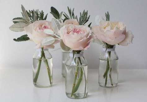 Spring Centerpieces, Small Flower Arrangements, Table Arrangements Wedding, Tafel Decor, Clear Vases, Centerpieces Wedding, Roses Wedding, Flowers Arrangements, Table Wedding