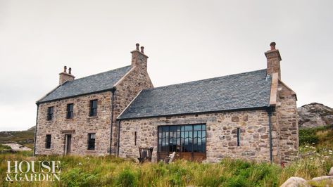 Scottish Cottage Interior, Scottish Farmhouse, Wool Curtains, Scottish Cottages, Grass Roof, Scottish House, Snug Room, Scottish Homes, Tidal Pool