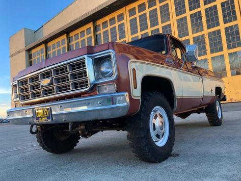 1977 Chev K20 4WD Cheyenne Orginal Paint Rust Free Survivor California Barn find for sale: photos, technical specifications, description 1977 Chevy Truck, Pretty Trucks, Barn Finds For Sale, Square Body Chevy, Vintage 4x4, Classic 4x4, Beetle Bailey, Flatbed Truck, Gmc Pickup Trucks