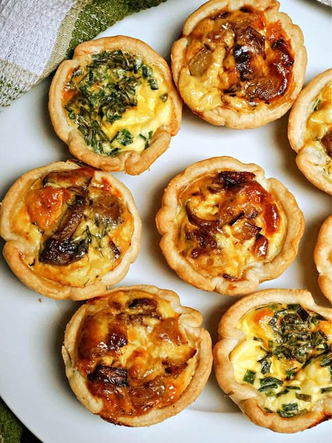 Mini Quiches Recipe made with shortcrust pastry, eggs, milk and 3 delicious fillings: bacon and caramelised onions, cheese and mushrooms and cheese and chives - a spectacular appetizer for every occasion. Quick and easy to make, these mini quiches are such a great party food that caters to all tastes and ages. Puff Pastry Quiche, Mini Quiche Recipes, Yummy Appetizers Parties, Onion Quiche, Brunch Appetizers, Caramelised Onions, Buttered Vegetables, Quiche Recipes Easy, Bacon Quiche