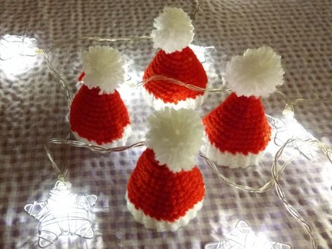 Egg Cosy Santa’s Hat – Crochet Tutorial – Nice crocheting! Crochet Egg Hat, Hat Crochet Tutorial, Egg Cosy, Crochet Christmas Hats, Christmas Colours, Winter Ornaments, Almost There, Hat Crochet, Breakfast Table