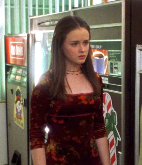 Rory Gilmore Outfit Inspiration, Cute Rory Gilmore, Season 1 Rory, Chilton Rory Gilmore, Rory Gilmore Pfp, Pfp Fall, Rory Gilmore Icon, Aesthetic Rory Gilmore, Chilton Rory