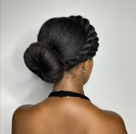 Easy Protective Hairstyles, Professional Natural Hairstyles, Styles Locs, Hairstyles For Natural Hair, Short Natural Hair, Natural Hair Bun Styles, Sock Bun, Protective Hairstyles For Natural Hair, Natural Hair Styles Easy