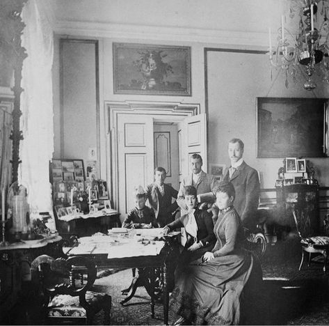 Prince George, Tsarevich Nicholas, Prince Albert Victor, Queen Louise of Denmark, Queen Alexandra and Empress Maria Feodorovna. Marlborough House, Russian Interiors, Maria Feodorovna, Victorian Interior, Victorian Interiors, Danish Royal Family, Beautiful Apartments, Vintage Interiors, Interior Photo