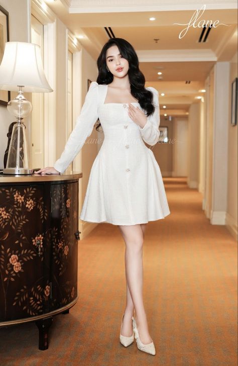 Classy White Dress Short, Elegant White Dress Short, White Dress Classy Elegant Short, Vestidos Korean Style, Dinner Dresses Classy Elegant Short, Dinner Dress Classy Elegant, White Dress Classy, Classy White Dress, Batik Dress Modern