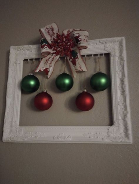 Frame Wreaths, Christmas Picture Frame, Money Cake, Christmas Picture, Xmas Ideas, Frame Wreath, Diy Christmas, Picture Frame, Christmas Diy