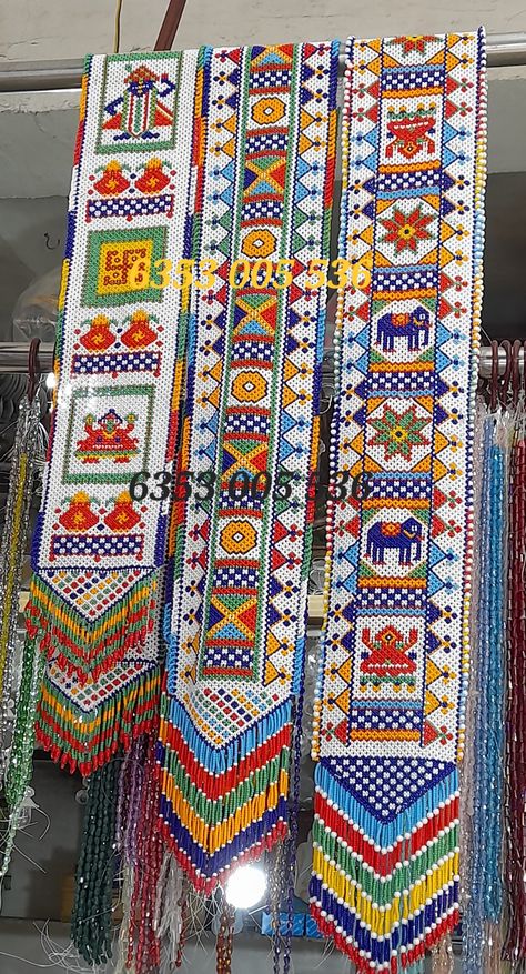 Toran Moti Design, Pokhvani Chundadi Hand Work, Moti Toran Designs Doors Handmade, Wedding Mala, Toran Design, Moti Work, Happy Panda, Kutch Work Designs, Cultural Crafts