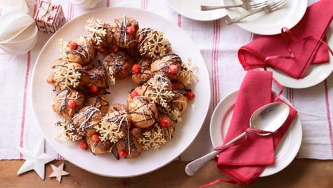 Mary Berry's Christmas recipes - BBC Food Choux Wreath, Wreath Recipe, Choux Buns, Hazelnut Milk, Avocado Dressing, Bbc Food, Choux Pastry, British Baking, Chocolate Nuts