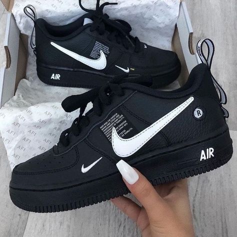 Nike Blazer Outfit, Zapatillas Nike Air Force, Jordan 11 Outfit Women, Nike Air Jordan Shoes, Sneaker Outfits, Nike Shoes Air Force, New Nike Air Force, Nike Airforce 1, Shoes Sneakers Jordans