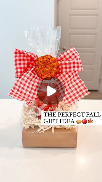 Shelby Parks on Instagram: "My new favorite fall gift !!

If you follow me you know there’s nothing I love more than a cohesive gift 

So I was trying to figure out a cute way to gift this cute apple pie candle and then I found these mini pies and it hit me 

Save for a unique and easy gift idea this fall 

*Comment SUPPLIES to have everything I used sent to your inbox 💌

#giftideas #giftidea #fall #fallgifts #fallcandle #fallcandles #howto #thankyougifts #thankyougift #diy #applepie #applepies" Client Appreciation Gifts Thanksgiving, Mini Pie Gifts, Mini Pies Teacher Appreciation, Fall Teacher Gifts Diy, Thanksgiving Teacher Gifts Diy, Secret Pal Gift Ideas For Coworkers Fall, Thanksgiving Presents For Teachers, Teacher Thanksgiving Gifts From Kids, Friendsgiving Gifts Ideas Diy