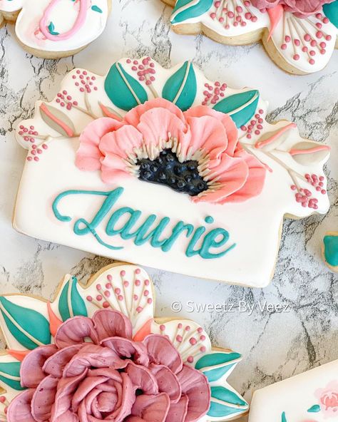 Flower Cookies, Surprise Box, Cookie Decorating, Baby Shower, Baking, Instagram Photo, Floral, Color, Instagram