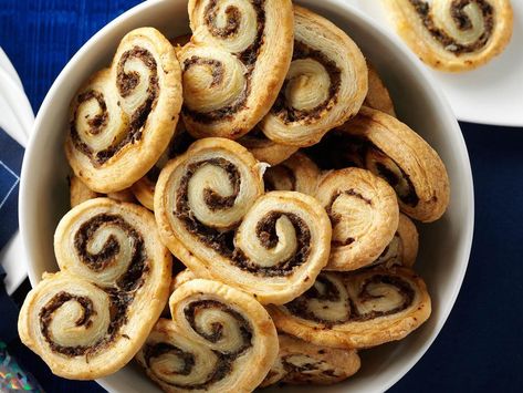 10+ Freezer Snacks For Last-Minute Cravings Puff Pastry Recipes Savory, Fall Appetizers, Pinwheel Recipes, Pasta Carbonara, Crescent Roll Dough, British Baking, Frozen Puff Pastry, Puff Pastry Recipes, Christmas Snacks