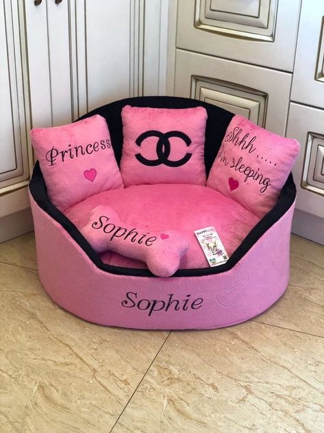 ♥This beautiful HAPPYDOG COUTbright pink and black pet bed is designed with love for your pet.  ♥The royal bed is made of very soft hot pink faux fur and soft minky fur which allows your pet feel very comfortable inside.  ♥The cushions can be decorated with any monogram embroidery.  ♥Handmade Dog Bed Pink, Dogs Room, Princess Dog Bed, Dogs House, Pink Dog Beds, Royal Dog, Dog Bedroom, Puppy Checklist, Cute Dog Beds