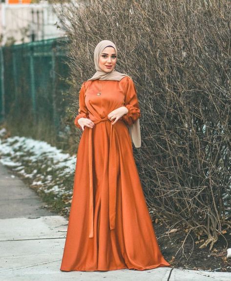 Do You Need Eid Outfit Inspiration - Then Keep Reading To Get Ideas On Eid Dress, Pakistani Outfit Eid Dress, Arabian Eid Dress, Maxi Eid Dress, Eid Outfits Pakistan 2020, Eid Outfits For Teens And Much More #eiddresses #eidmubarak #eidoutfits #hijabfashion Eid Outfits Ideas, Hijab Party, Eid Abaya, Eid Outfit Ideas, Winter Hijab, Soiree Outfit, Dress Pakistani, Eid Dress, Eid Outfit