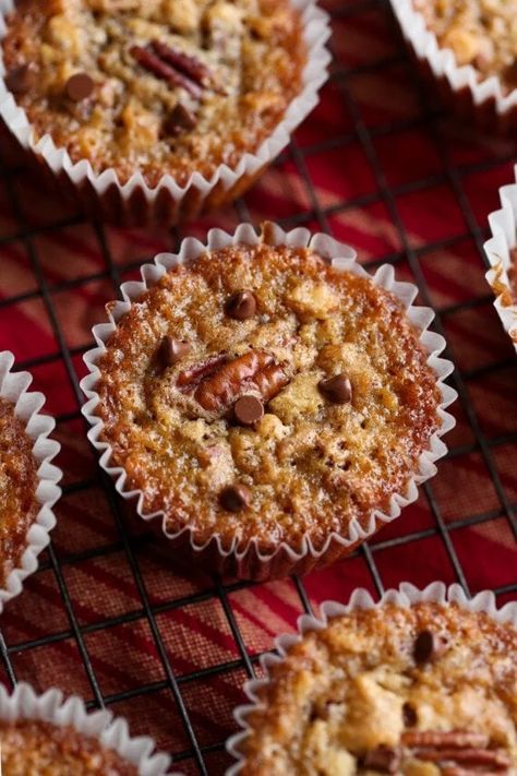 Pecan Pie Muffins | An Easy Side Dish or Dessert | Cookies and Cups Unique Pumpkin Pie, Holiday Pie Recipes, Holiday Pies Recipes, Pecan Pie Muffins, Vegan Pecan Pie, Pie Muffins, Holiday Pie, Cookies And Cups, Pecan Muffins