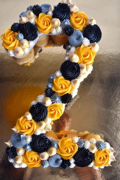 80 Cupcake Cake Number, Jj Birthday Cake, Number Cupcake Cake, Cupcake Numbers, One Theme Birthday, Bluey Cake Ideas, Baby Milestone Ideas, Cupcake Arrangements, Milestone Ideas