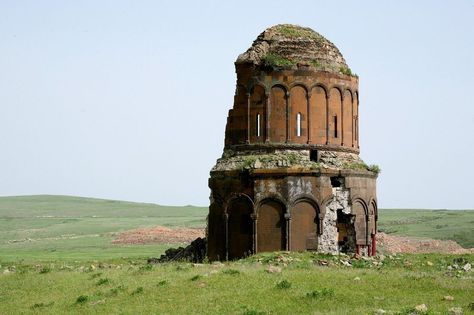 the ruined Churches of Ani | northeast Turkey Bg Design, Ancient Architecture, Ancient Ruins, Environment Design, Environmental Art, Photo Reference, Fantasy Landscape, Abandoned Places, Landscape Photos