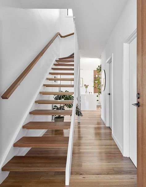 Design Under Stairs Ideas, Design Under Stairs, Under Stairs Ideas, Paint Stairs, Stairs Makeover Design, Stairs Decor, Stair Renovation, Stairs Renovation, Open Trap