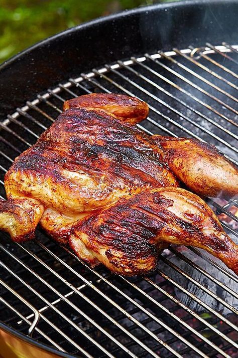 Spicy Bbq Rub Recipe, Bbq Spatchcock Chicken, Brick Recipe, Chicken Under A Brick, Grilled Whole Chicken, Spatchcocked Chicken, Bbq Rub Recipe, Spatchcock Chicken, Whole Chicken Recipes