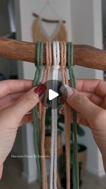 Plant Hanger Tutorial, Macrame Plant Hanger Tutorial, Macrame Inspiration, Macrame Knots Tutorial, Macrame Knots Pattern, Knots Tutorial, Macrame Tutorials, Macrame Knot, Macrame Patterns Tutorials