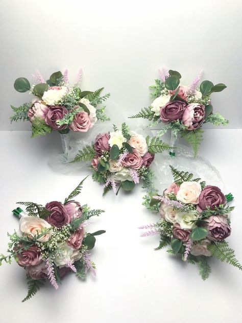 Mauve Wedding Table, Wedding Bouquets Spring, 5 Bridesmaids, Wedding Flower Guide, Fresh Wedding Flowers, How To Dress For A Wedding, Spring Wedding Bouquets, Mauve Wedding, Winter Wedding Bouquet