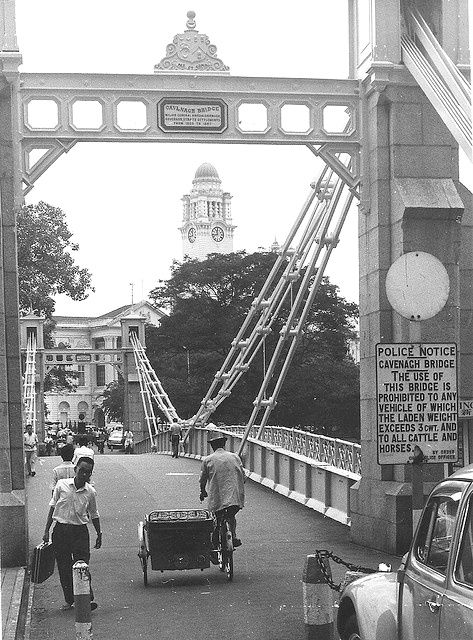 Cavenagh Brigde Singapore River 1960s Singapore Nostalgia, Singapore Sights, Old Singapore, Singapore Photography, Singapore Island, History Of Singapore, Singapore River, Straits Settlements, Singapore Photos