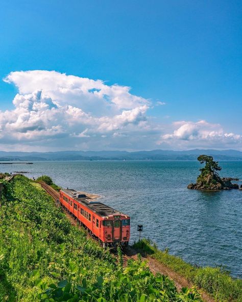 Japan Coast, Toyama, Visit Japan, Fishing Villages, Future Travel, Emma Watson, Stunning View, Blue Water, Japan Travel