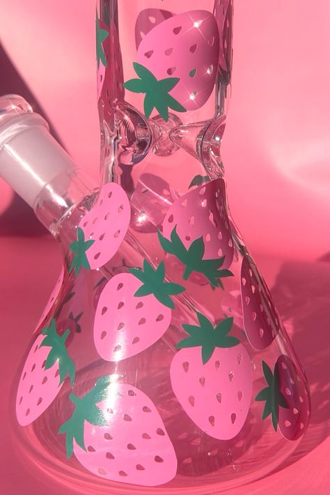 Pink Strawberry Aesthetic, Cute Bong, Bong Aesthetic, Cute Pipes, Pink Pipe, Strawberry Water, Cool Pipes, Magic Herbs, Puff Puff