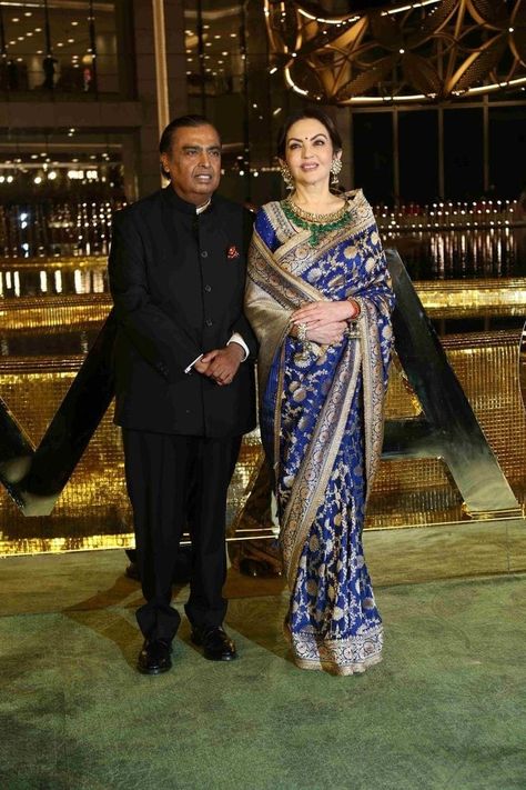 Nita Ambani Saree, Neeta Ambani, Traditional Wedding Saree, Haldi Photography, Ambani Family, Brides Mother, Mukesh Ambani, Sabyasachi Sarees, Nita Ambani