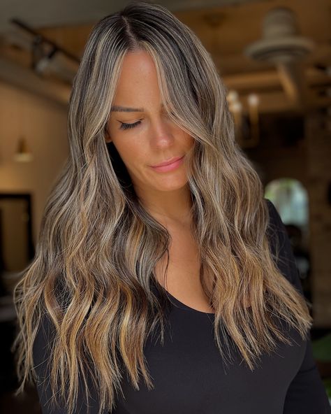 Gorgeous brondeeee Express foil application, root smudge and extensions all toned to melt seamlessly🤎 Lifted @moroccanoilpro powder lightner Roots @moroccanoilpro 4n Gloss @moroccanoilpro 7CH 8C 8N Extensions @bellamihairpro #brondebalayage #balayage #bellamihairpro #bellamiextensions #abbotsfordhair #abbotsfordhairstylist #moroccanoilpro Root Melt Black To Blonde, Black To Blonde, Root Melt, Root Smudge, Baby Lights, Bronde Balayage, Moroccan Oil, Brunettes, Balayage