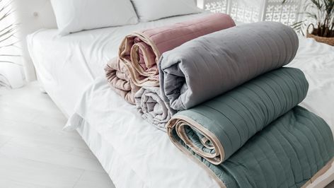 18 Genius Ways To Repurpose An Old Comforter Around The House - House Digest Repurpose Pillowcases, Large Duvet Covers, Recycle Fabric, Moving Blankets, Clean Tile Grout, Hard Water Stain Remover, Easy Cleaning Hacks, Old Beds, Cleaning Tasks